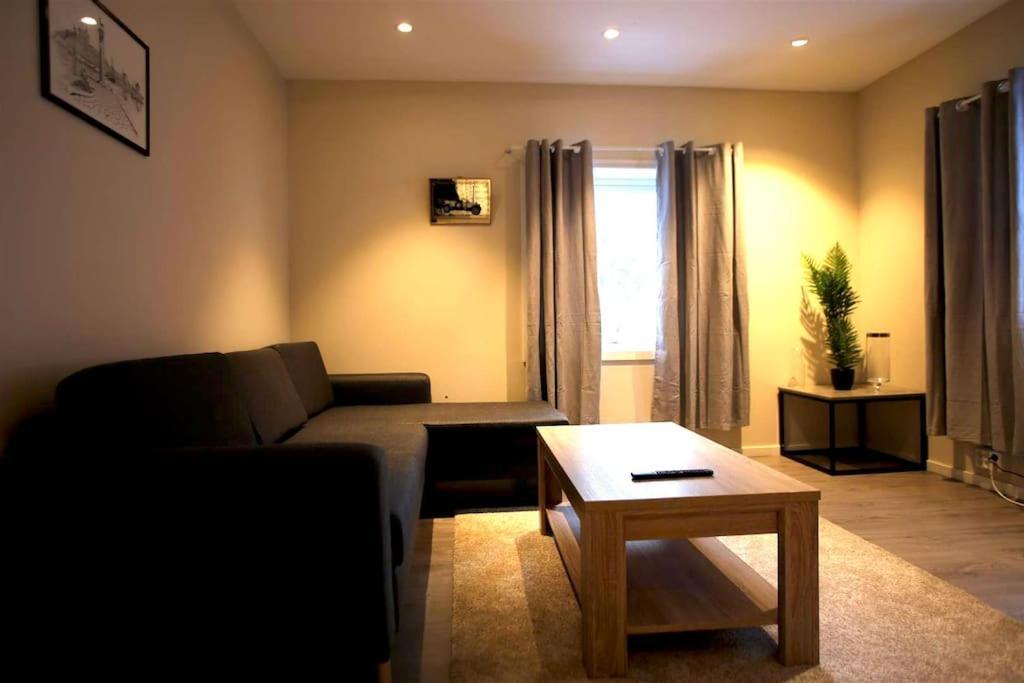 Sentral Leilighet Med 3 Soverom Harstad Exterior foto